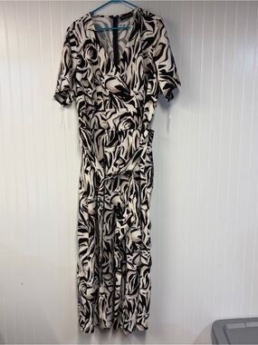 Lane Bryant Black & White Animal Print Jumpsuit Tie Waist Size 24